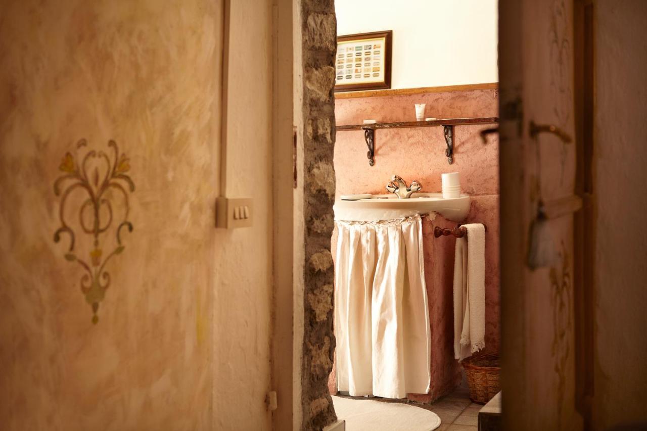 Antico Borgo Sanda Lago Maggiore Casalzuigno ภายนอก รูปภาพ